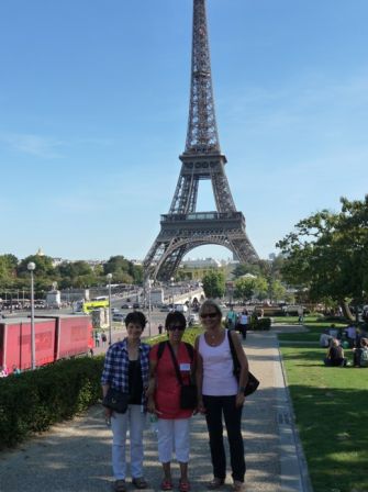 Main dans la main - Tour Eiffel